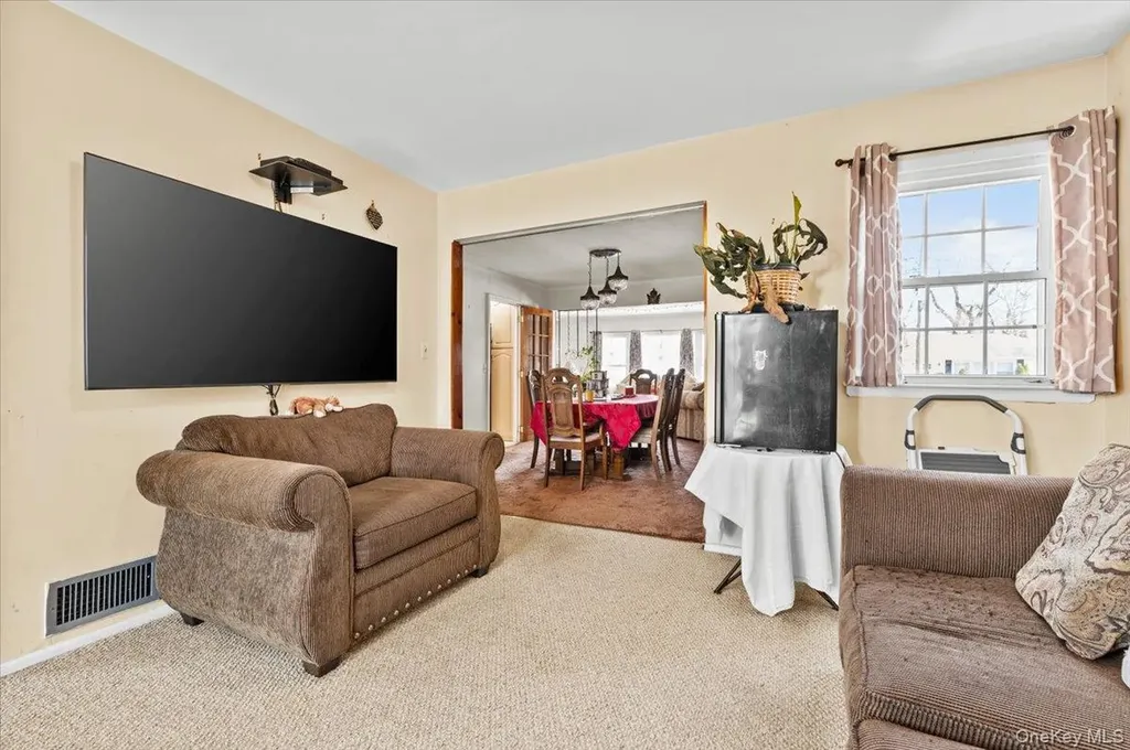 55 Harriet Avenue Hempstead NY 11550