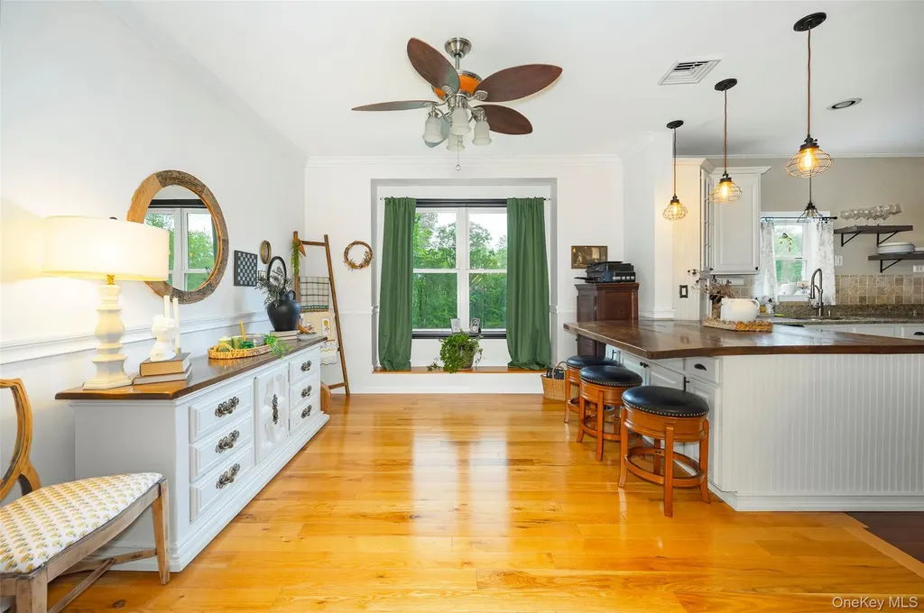 12 Broadview Lane Red Hook NY 12571