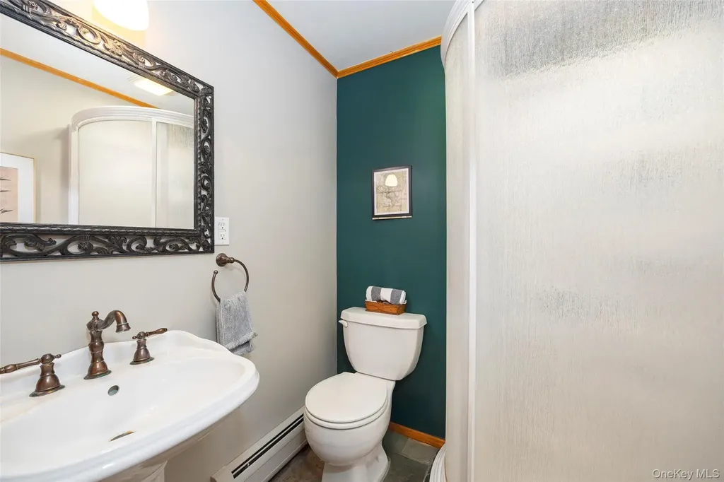 12 Broadview Lane Red Hook NY 12571