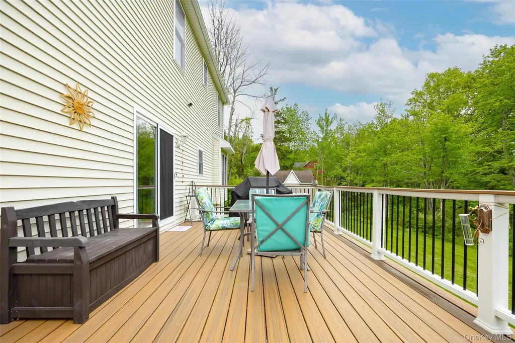 12 Broadview Lane Red Hook NY 12571