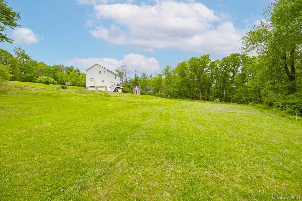 12 Broadview Lane Red Hook NY 12571