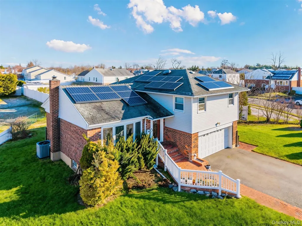22 Forest Drive Plainview NY 11803