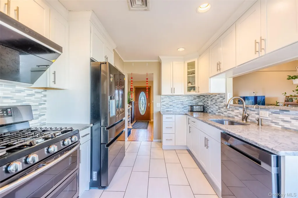 22 Forest Drive Plainview NY 11803
