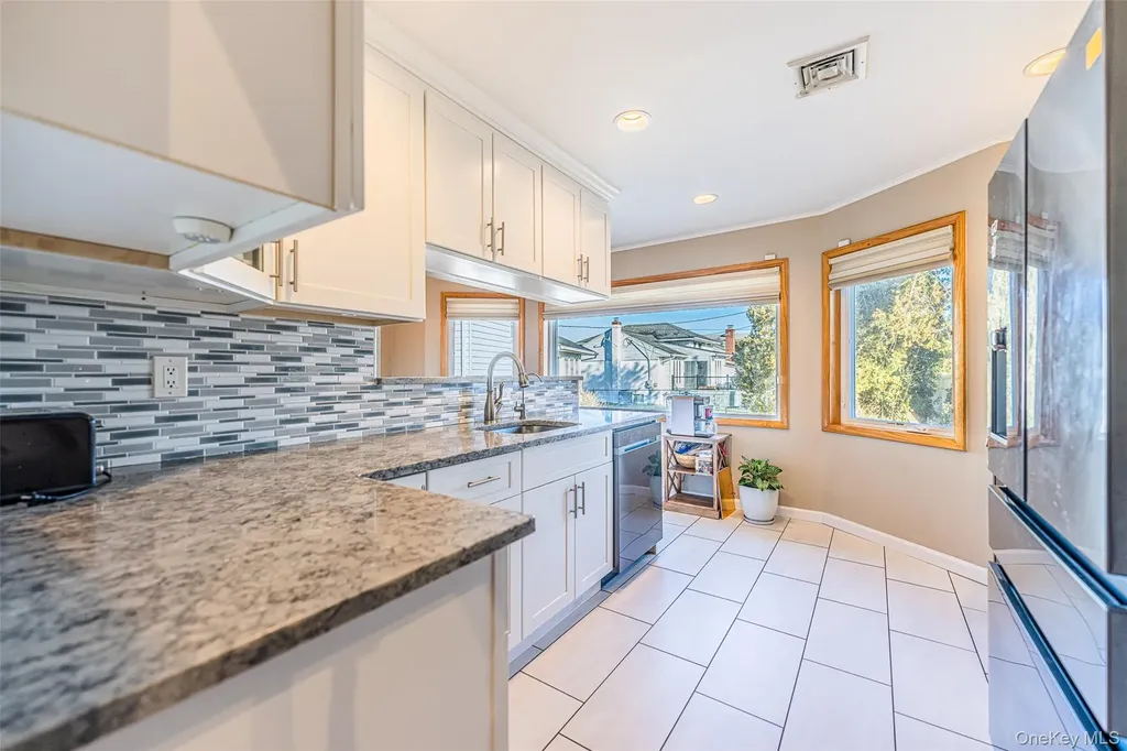 22 Forest Drive Plainview NY 11803