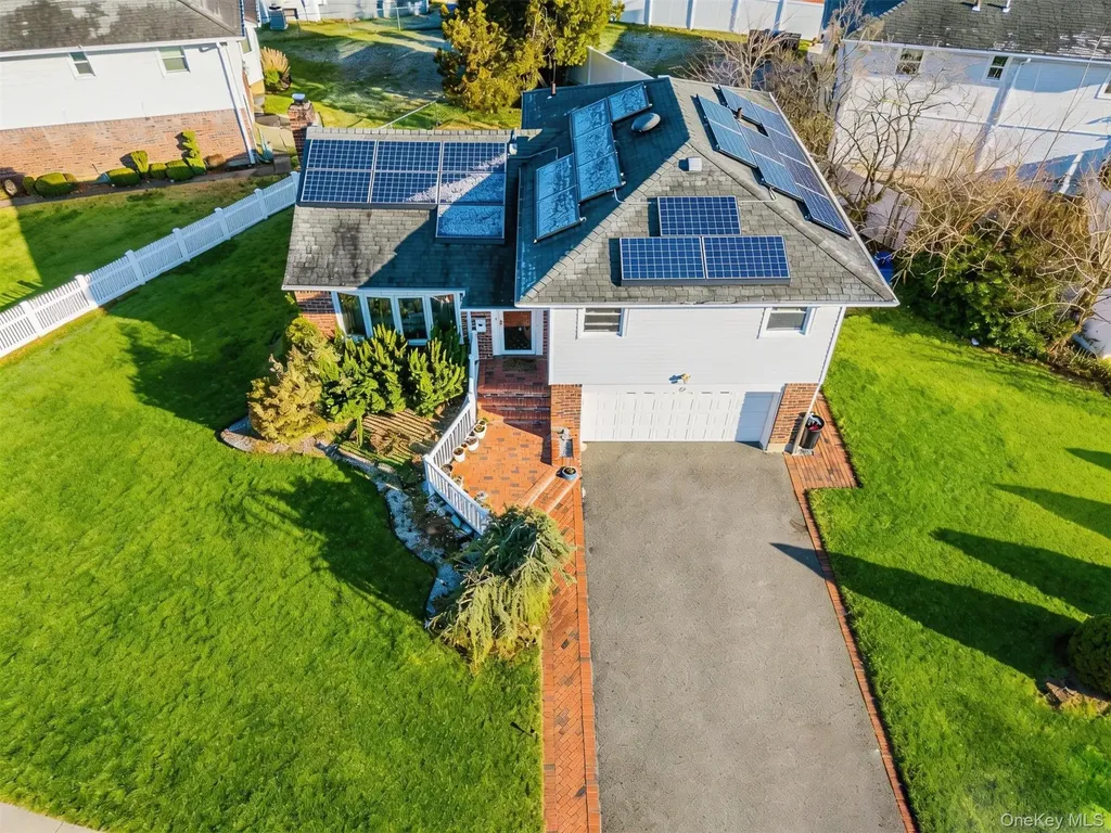 22 Forest Drive Plainview NY 11803
