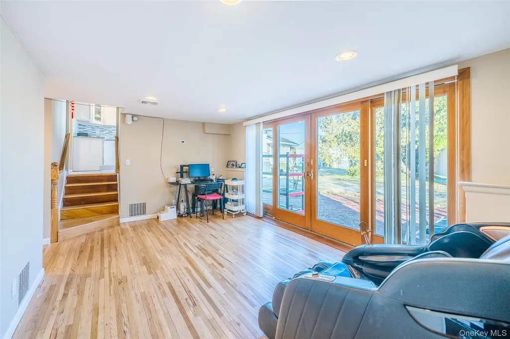 22 Forest Drive Plainview NY 11803
