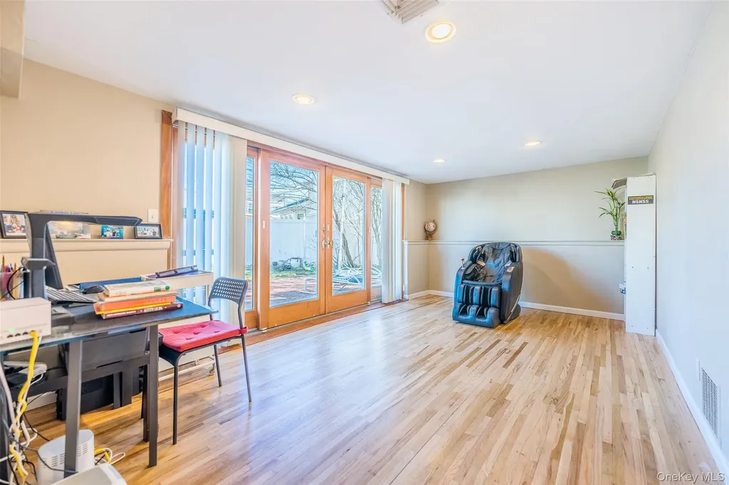 22 Forest Drive Plainview NY 11803