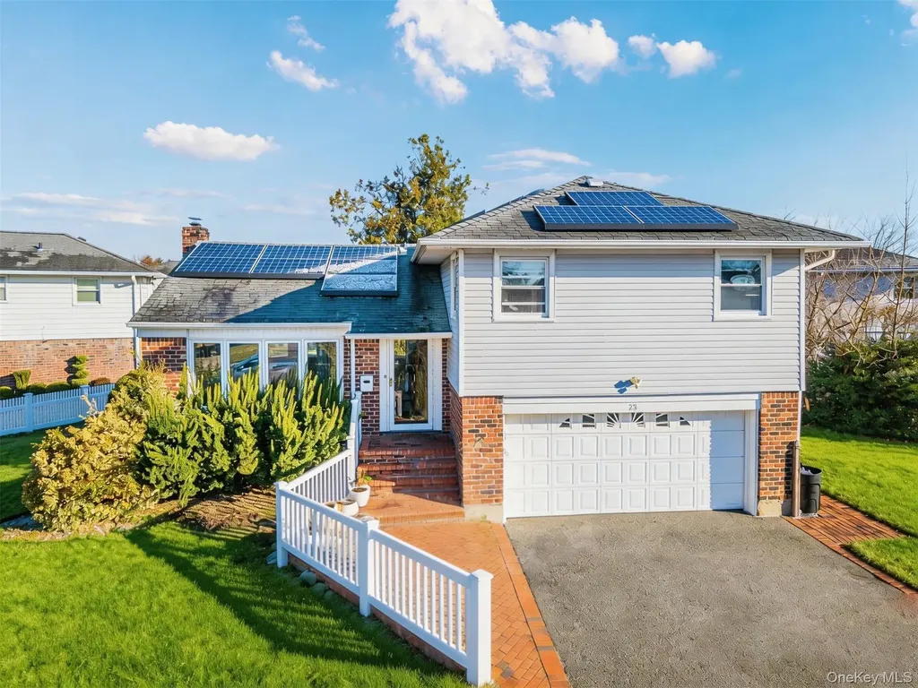 22 Forest Drive Plainview NY 11803