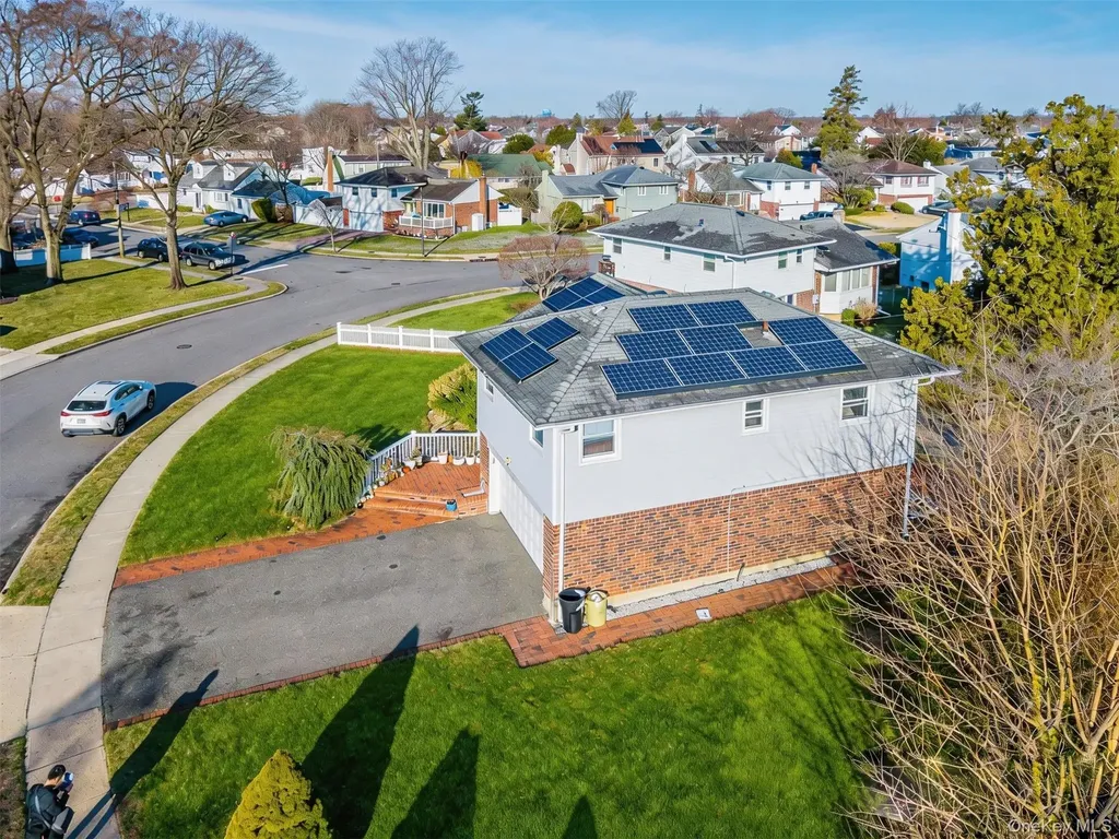 22 Forest Drive Plainview NY 11803