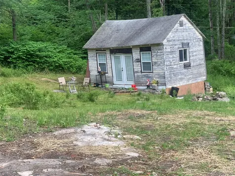 37 Cranberry Road Greenfield Park NY 12435