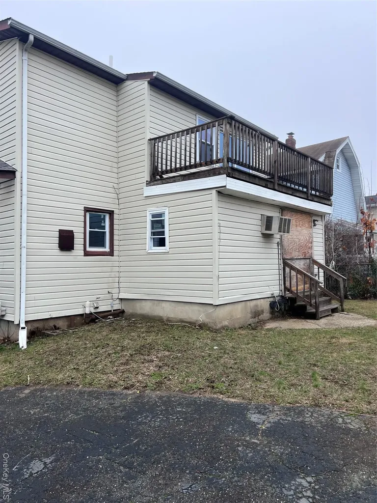 48 Pleasant Avenue Roosevelt NY 11575