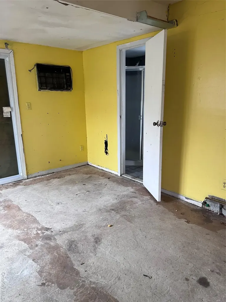 48 Pleasant Avenue Roosevelt NY 11575