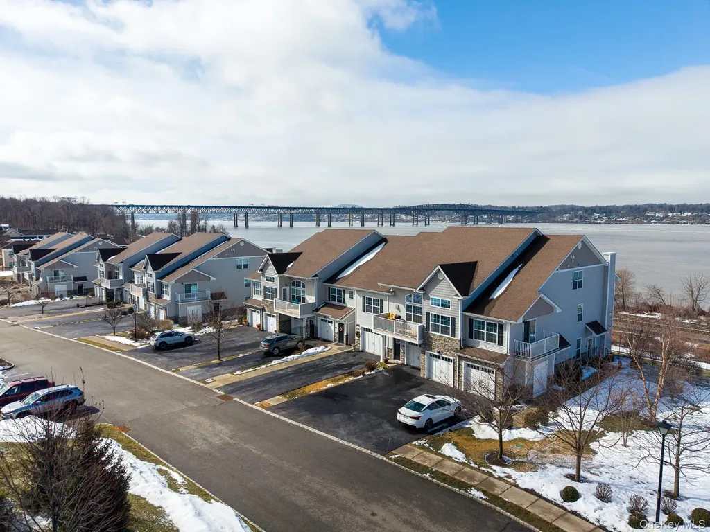 204 Sacandaga Loop Wappingers Falls NY 12590