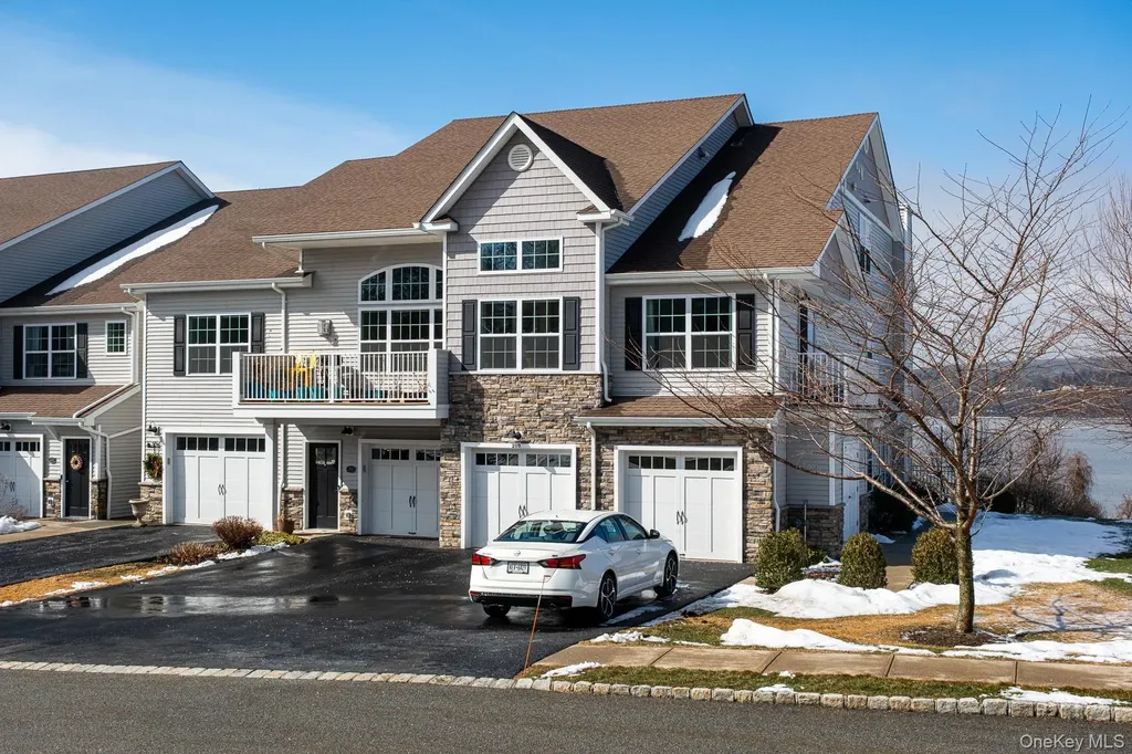 204 Sacandaga Loop Wappingers Falls NY 12590