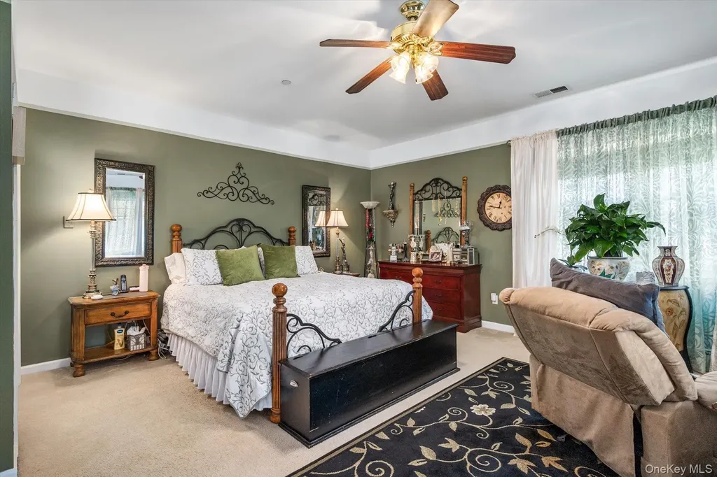 137 Francesca Way Amityville NY 11701