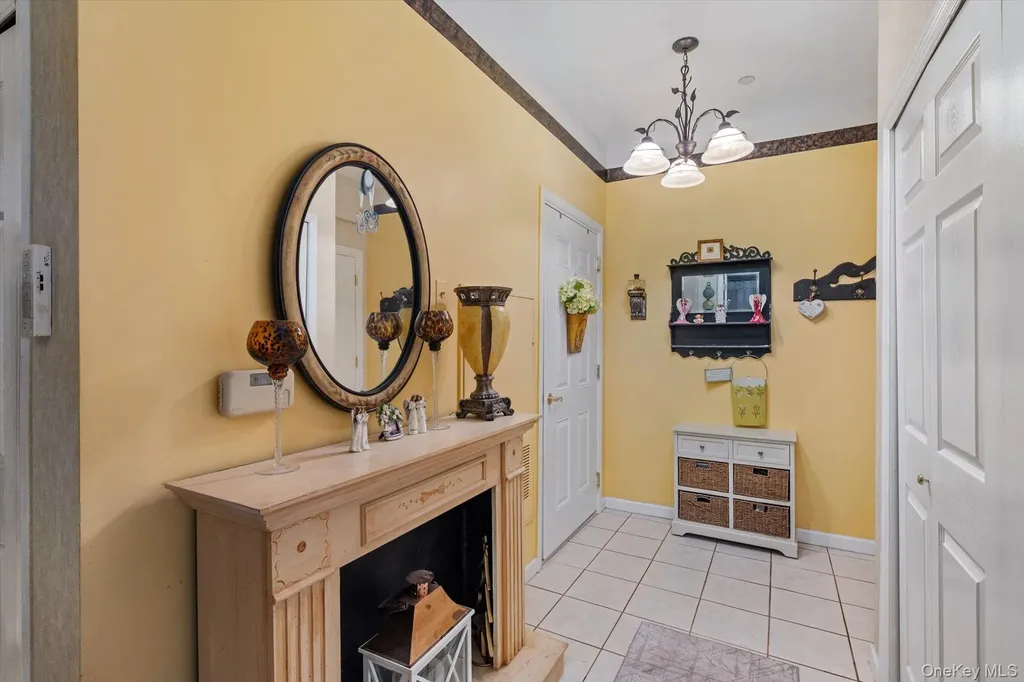 137 Francesca Way Amityville NY 11701