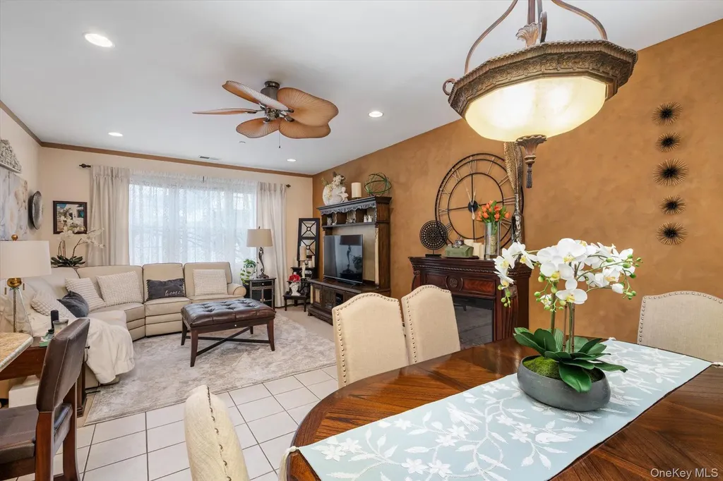 137 Francesca Way Amityville NY 11701