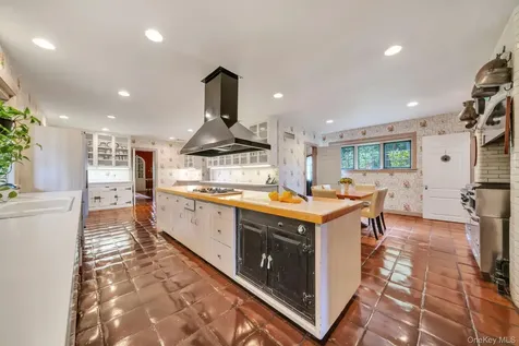 95 Piping Rock Road Locust Valley NY 11560