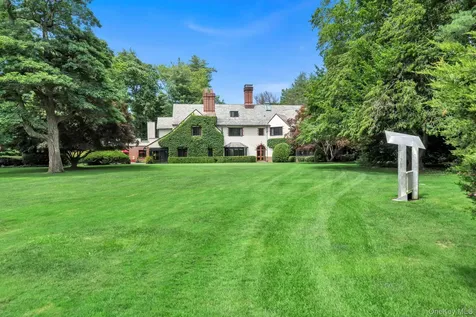 95 Piping Rock Road Locust Valley NY 11560