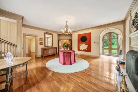95 Piping Rock Road Locust Valley NY 11560