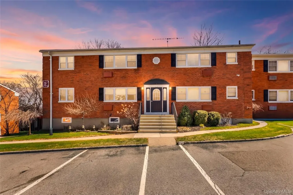 1879 Crompond Road Peekskill NY 10566