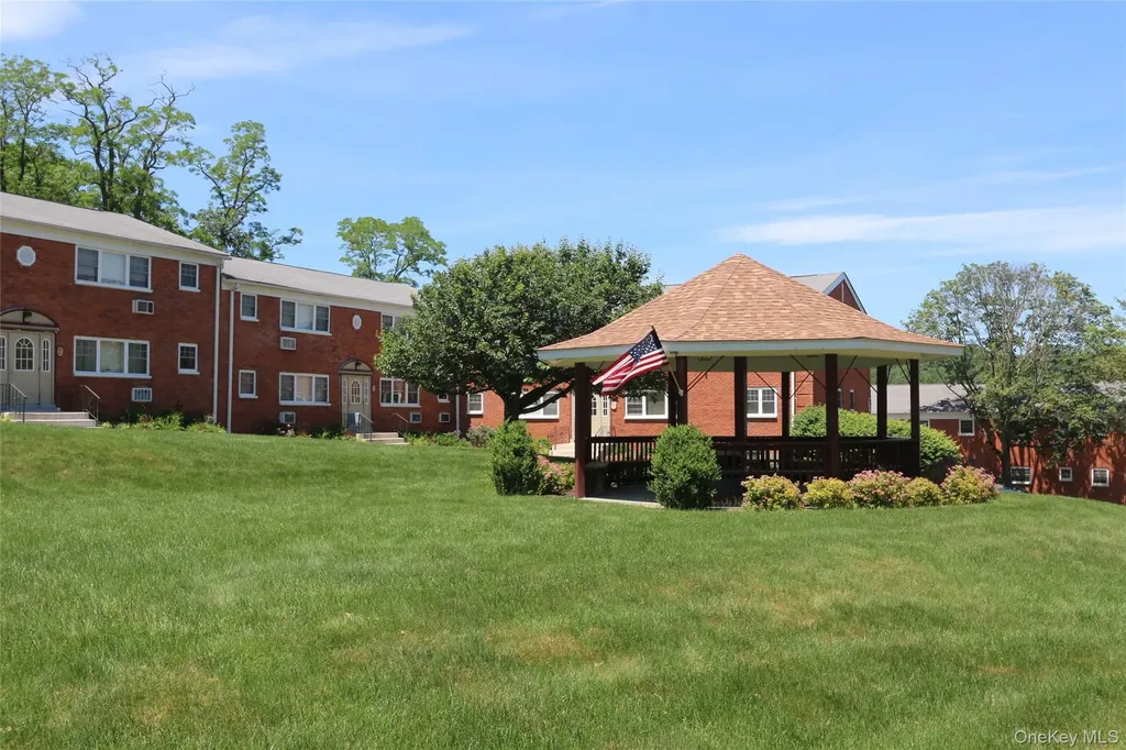 1879 Crompond Road Peekskill NY 10566