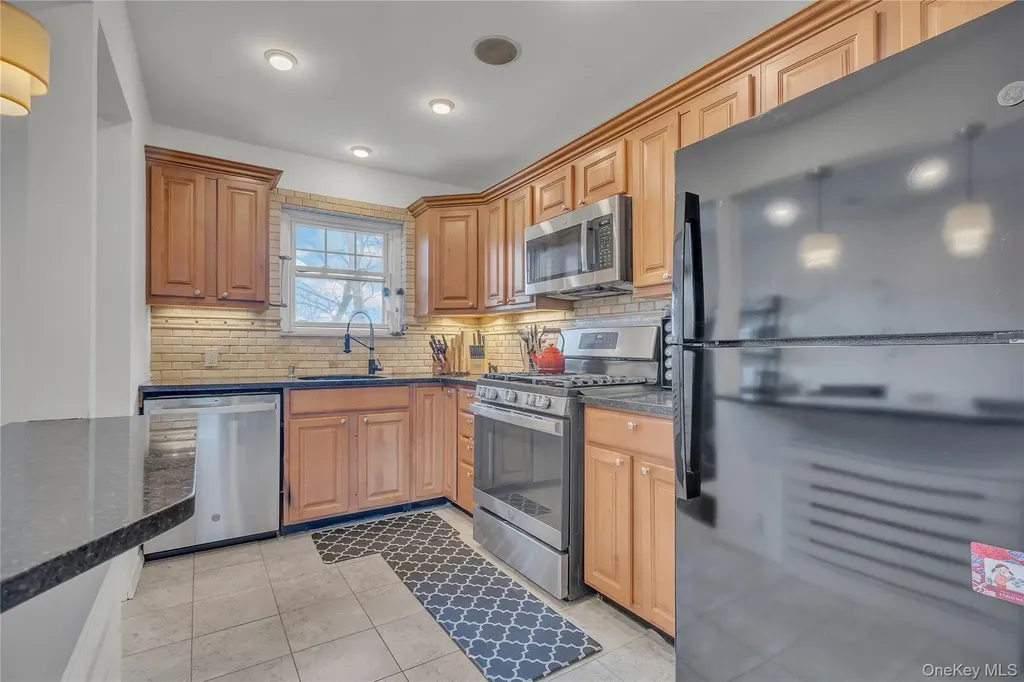 1879 Crompond Road Peekskill NY 10566