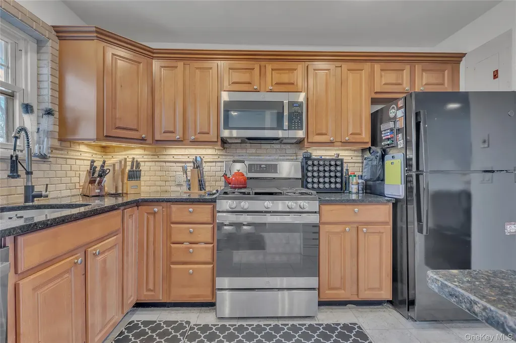 1879 Crompond Road Peekskill NY 10566