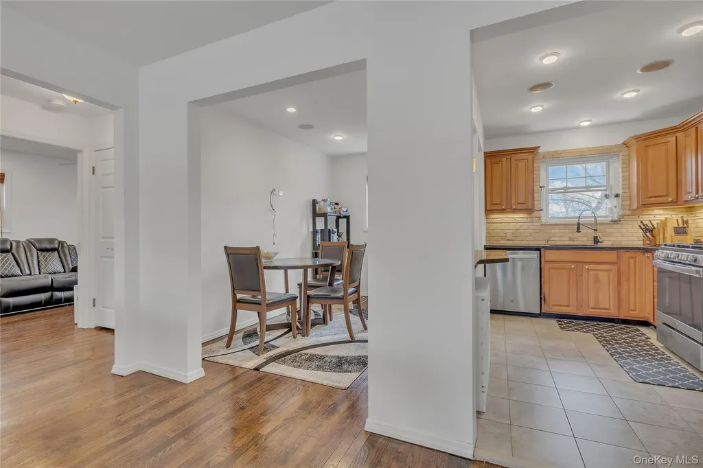 1879 Crompond Road Peekskill NY 10566