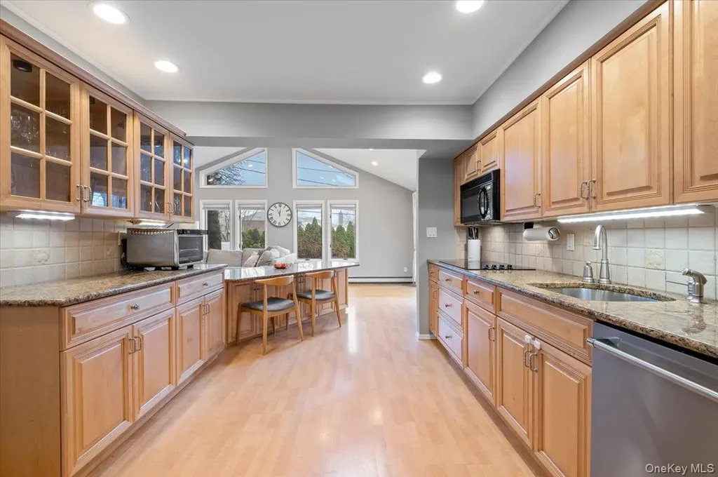 45 Winthrop Road Plainview NY 11803