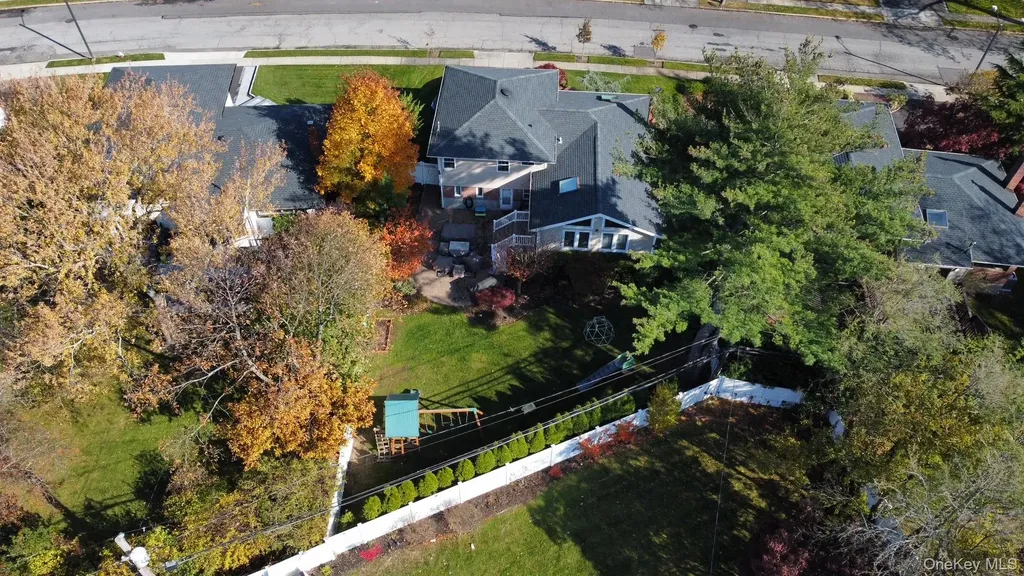 45 Winthrop Road Plainview NY 11803
