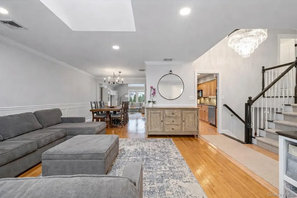 45 Winthrop Road Plainview NY 11803