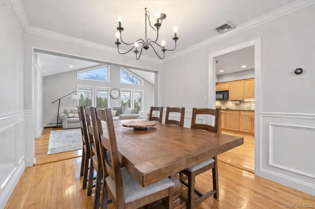 45 Winthrop Road Plainview NY 11803