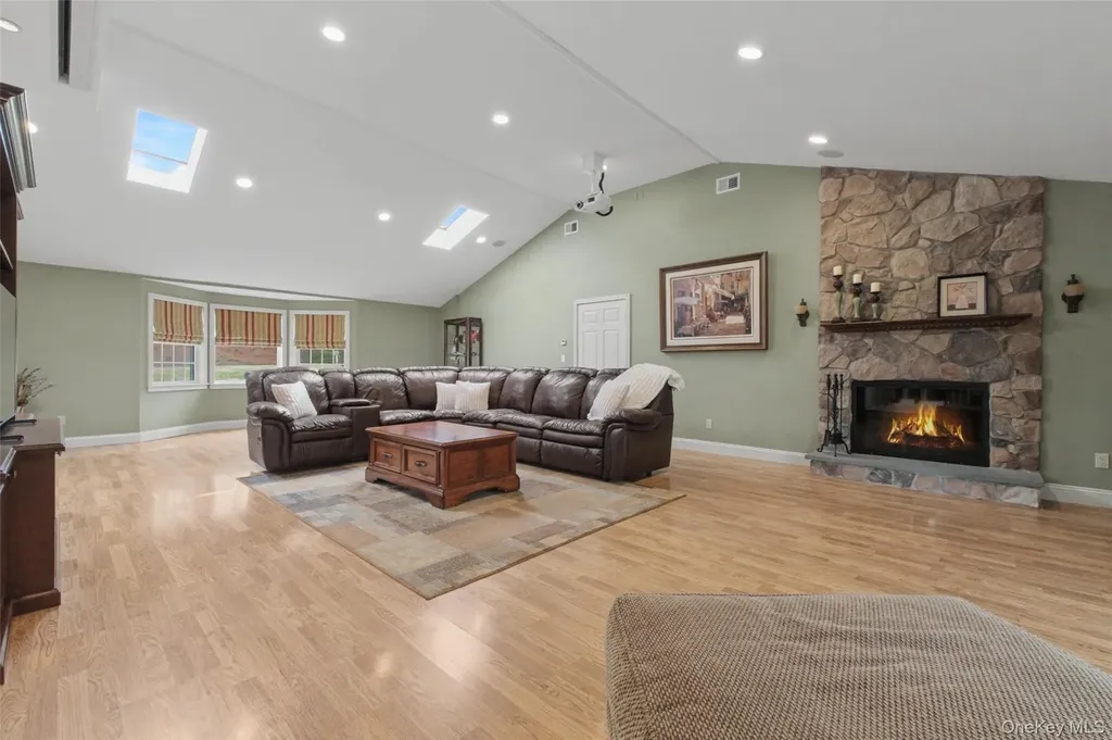 131 Eleanor Drive Mahopac NY 10541