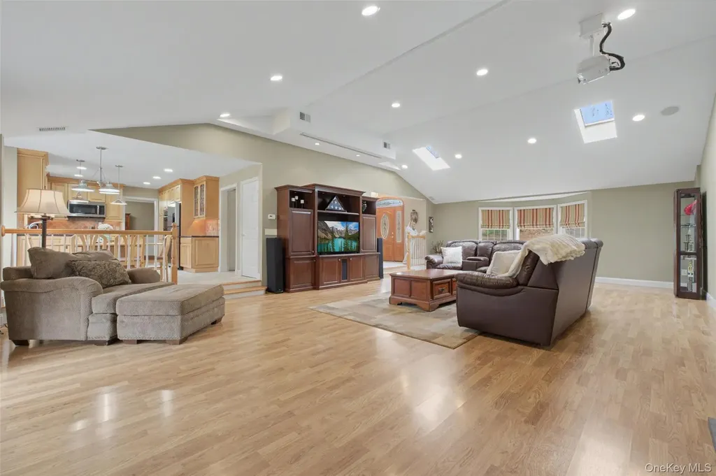131 Eleanor Drive Mahopac NY 10541