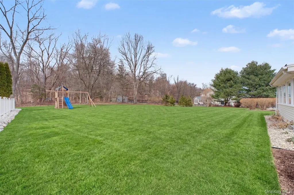 131 Eleanor Drive Mahopac NY 10541