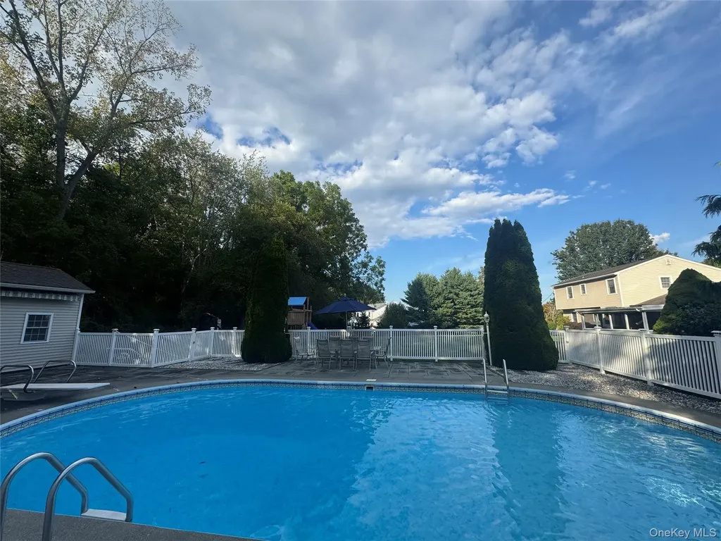 131 Eleanor Drive Mahopac NY 10541