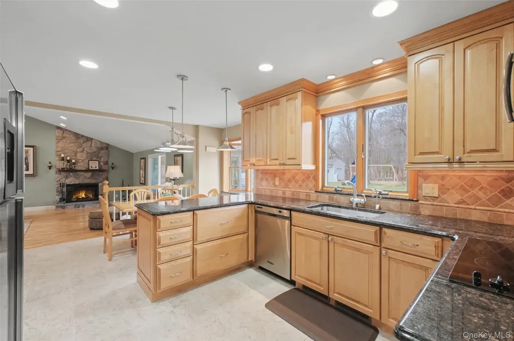131 Eleanor Drive Mahopac NY 10541