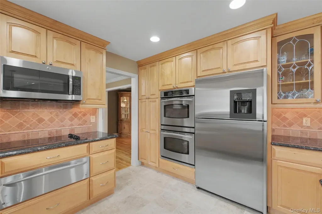 131 Eleanor Drive Mahopac NY 10541