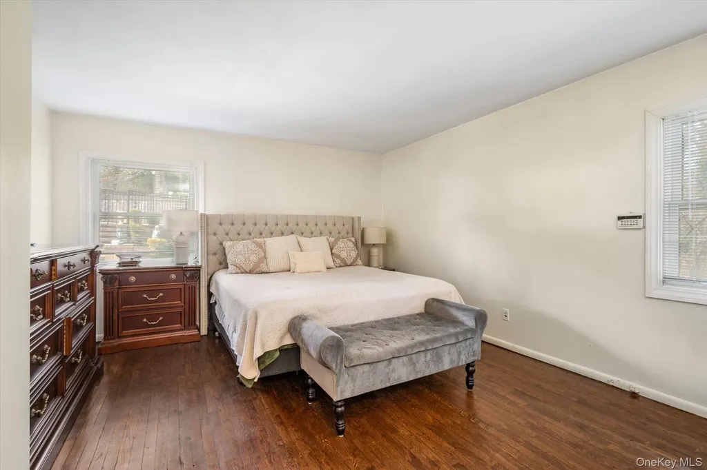 60 Ridge Drive Plainview NY 11803