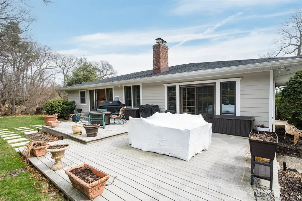 60 Ridge Drive Plainview NY 11803