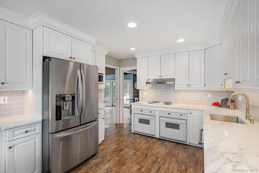 60 Ridge Drive Plainview NY 11803