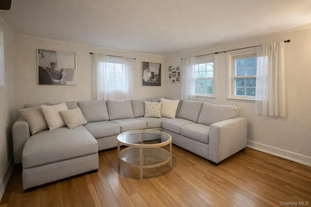 14 Kenneth Avenue Huntington NY 11743