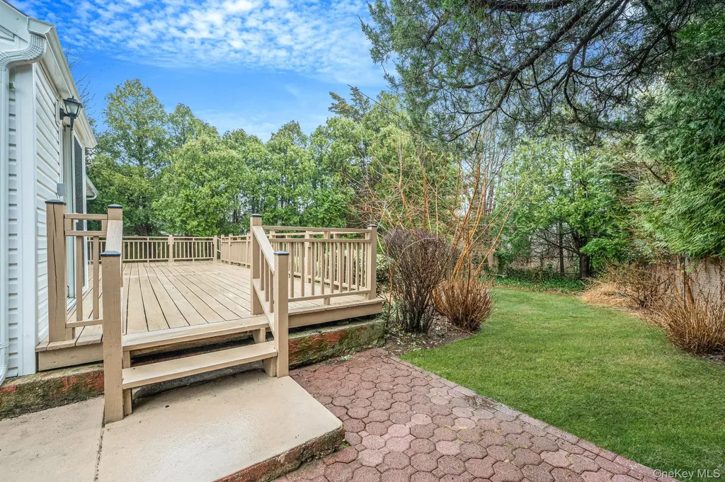 12 Crabapple Lane Commack NY 11725