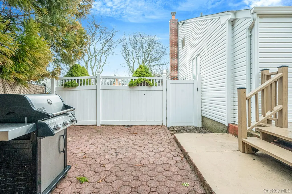 12 Crabapple Lane Commack NY 11725