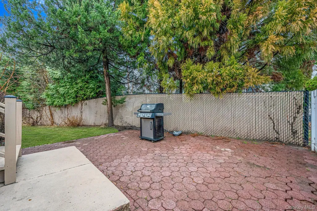 12 Crabapple Lane Commack NY 11725