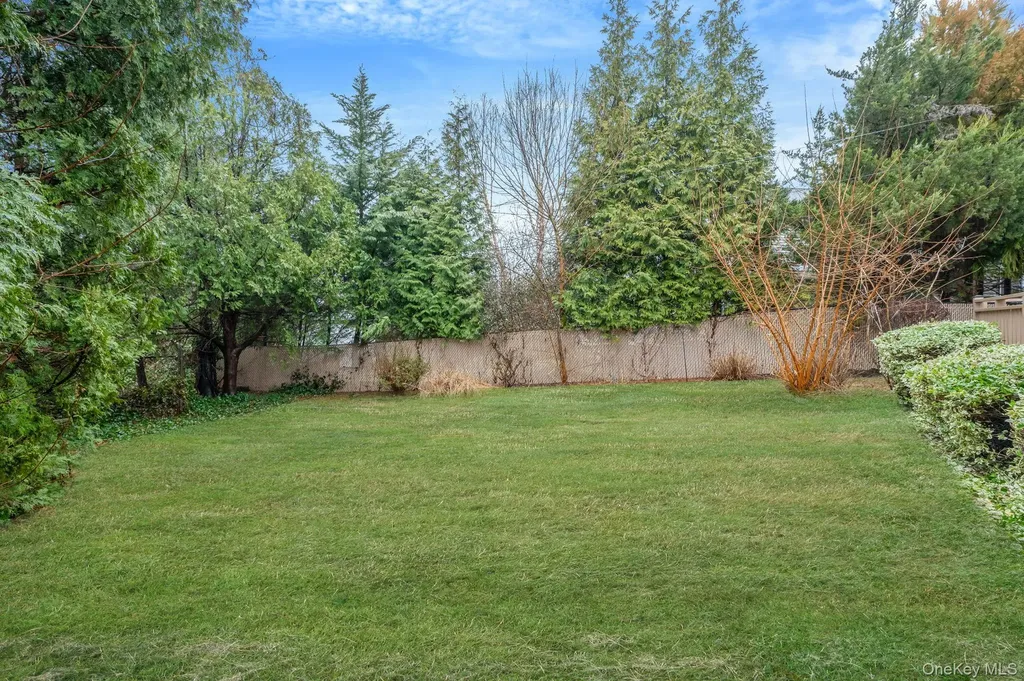 12 Crabapple Lane Commack NY 11725