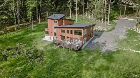 30 Narrow Road Kingston NY 12401