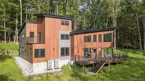 30 Narrow Road Kingston NY 12401