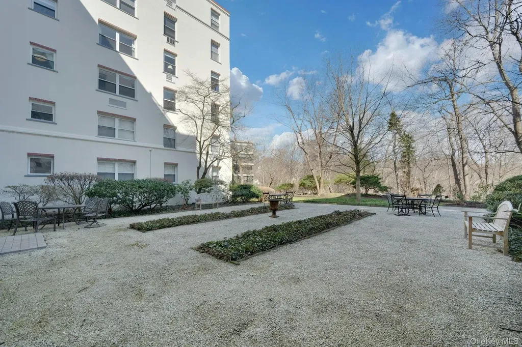 1 Stoneleigh Plaza Bronxville NY 10708